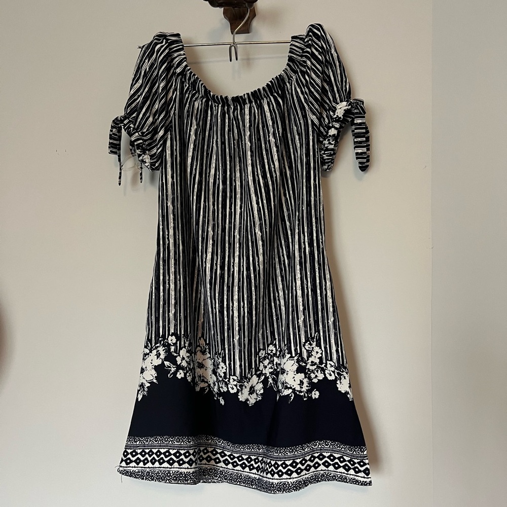 EUC Xhilaration off the shoulder dress